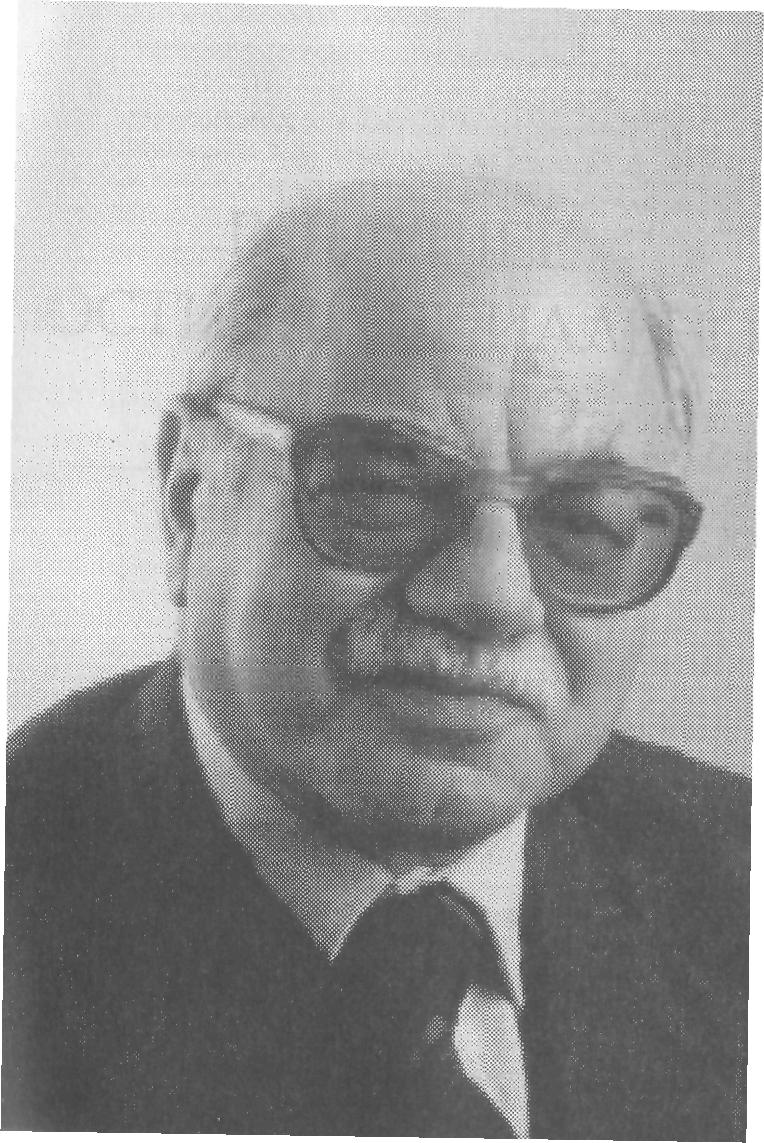 Д белл. Дэниел Белл. Дэниел Белл социолог. Даниель Берто социолог. Дэниела Белла.